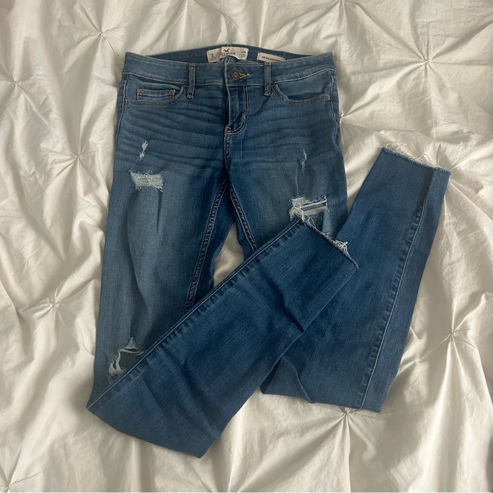 2/$20 Hollister Low Rise Super Skinny  Size: 26